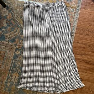 ❗️SOLD❗️Adrianna Papell Midi Skirt - Size L